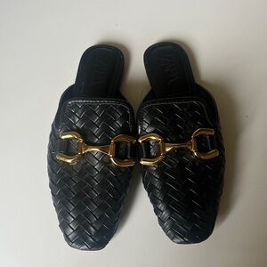 Zara Black Woven Mule Flats with Gold Chain Accent, like new